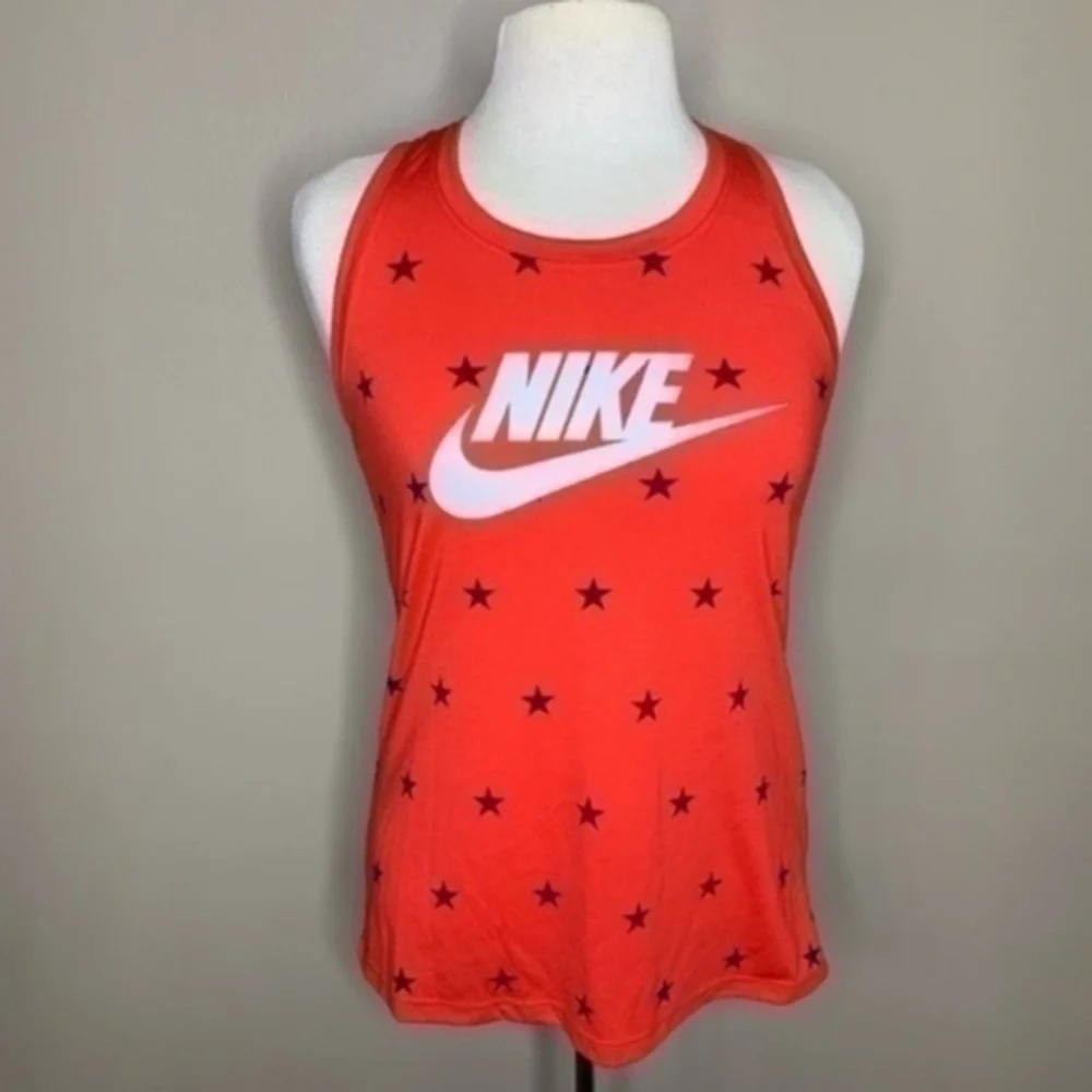 NWT. NIKE Women’s Star Graphic Tank